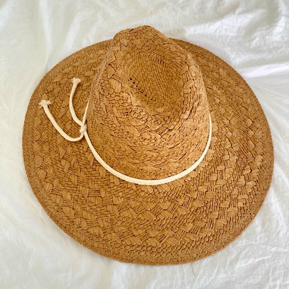 BEACHLY Handwoven Straw Panama hat NWT